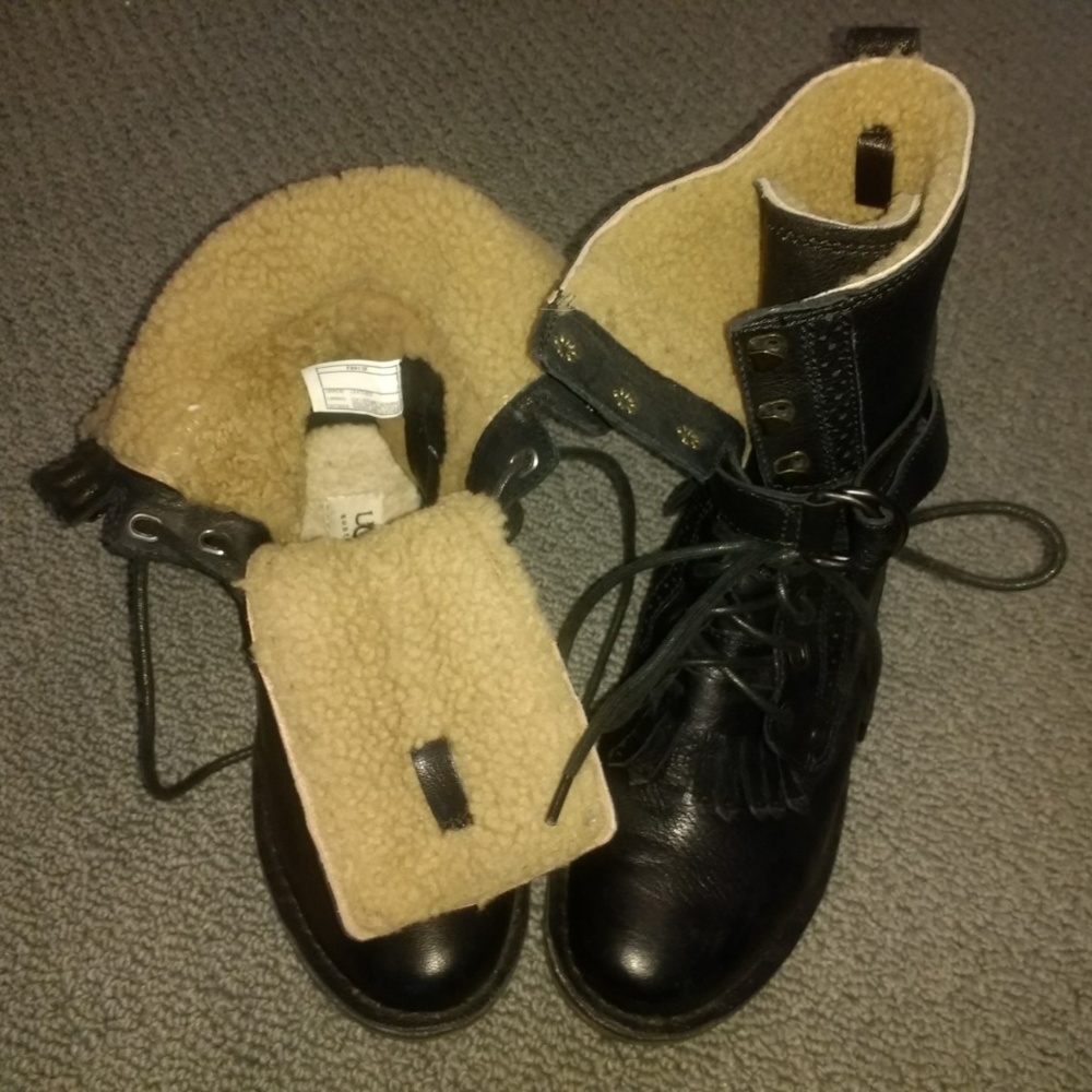 UGG Leather and sheepskin women boots 6.5M